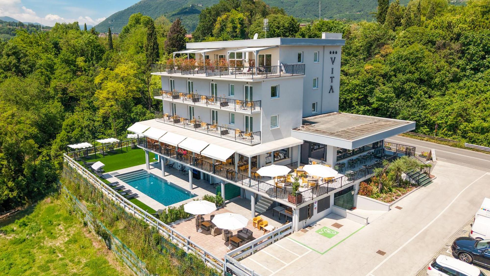 Hotel Vita 살로 외부 사진